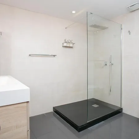 Canela Homes Merce * Barcelona